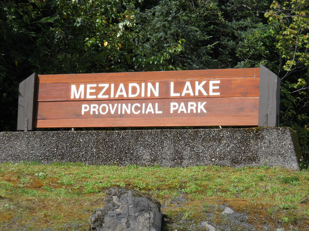 Meziadin Lake Provincial Park-Kitimat-Stikine District必去景点