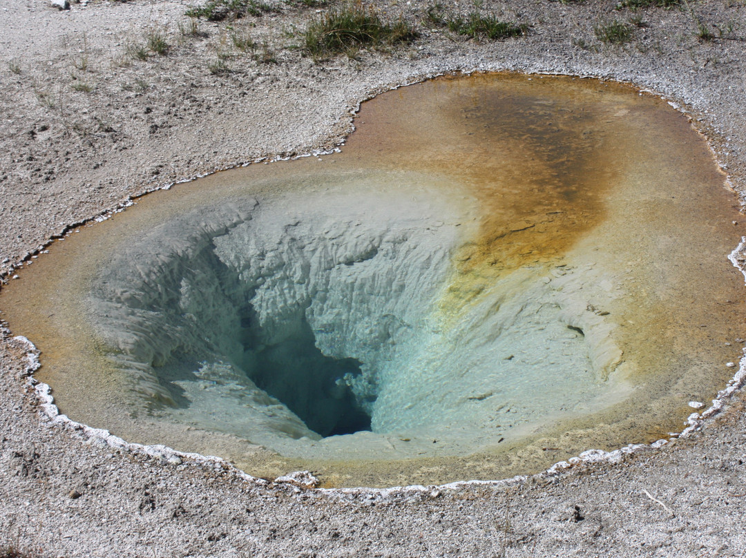 上间歇泉盆地-黄石国家公园必去景点