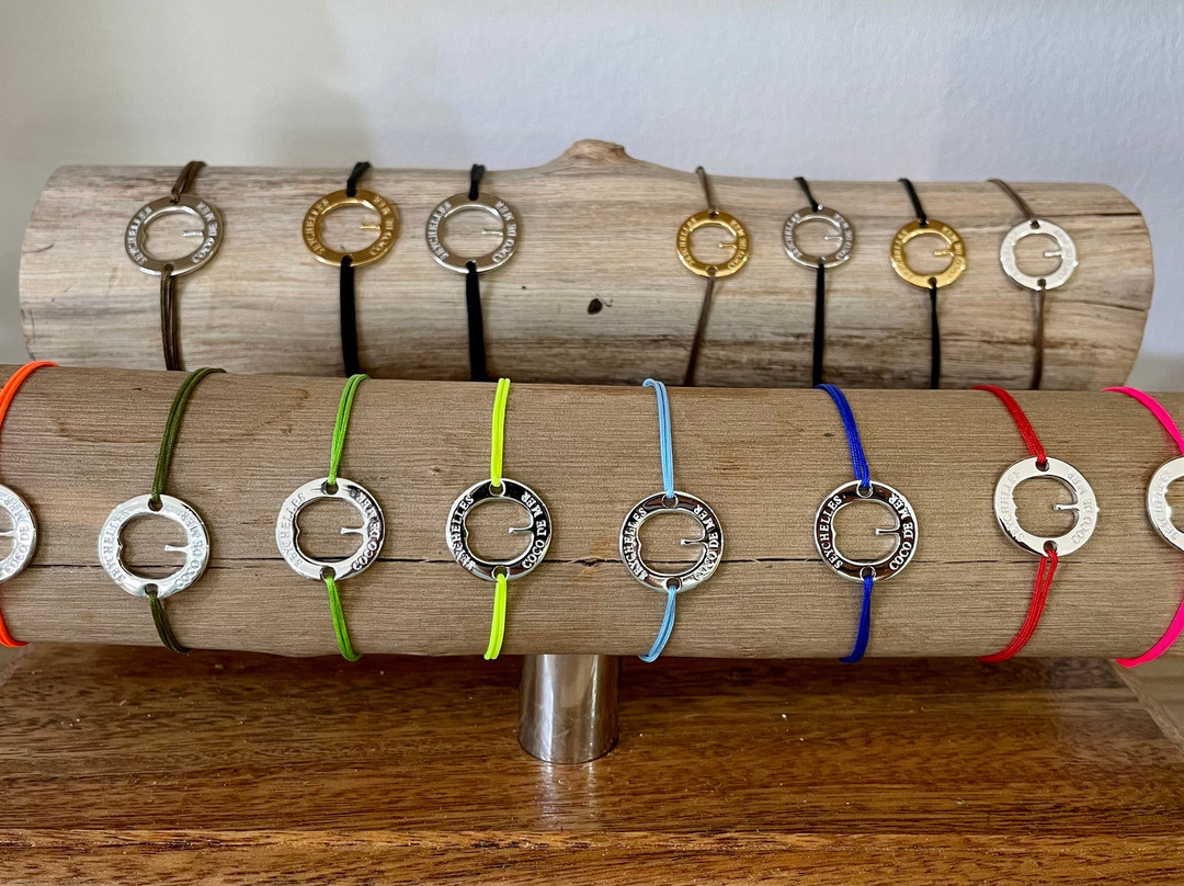 Koral Souvenir Boutique-博瓦隆必去景点