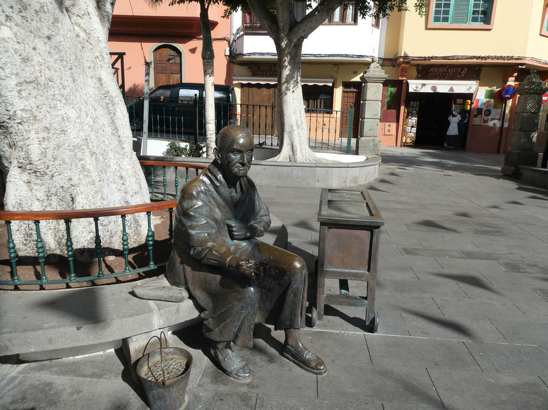 Escultura ''Mariquita de los Ángeles Sánshez Hernández''景点图片