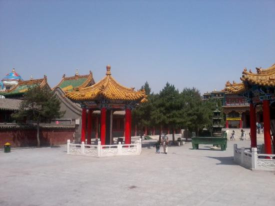 席力图召-呼和浩特市必去景点