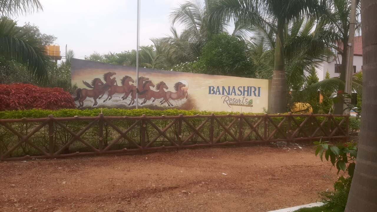 Sterling Banashree Badami-官方