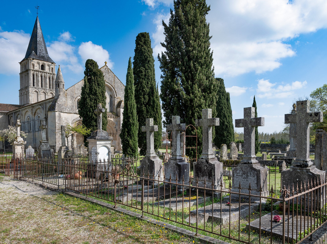 Eglise St Pierre景点图片