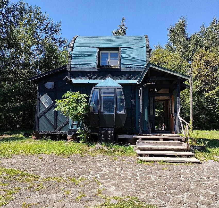 House made by waste material-富良野市必去景点