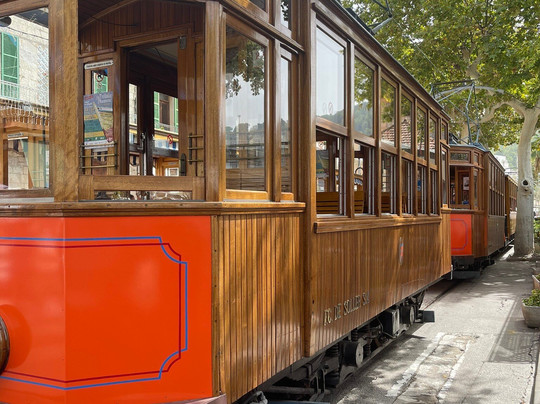 No Frills Excursions-阿尔库迪亚港必去景点