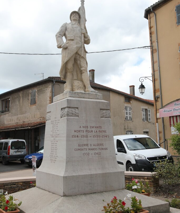 Monument aux morts d'Azé景点图片