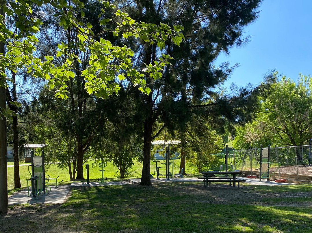 Golden Gully Park景点图片