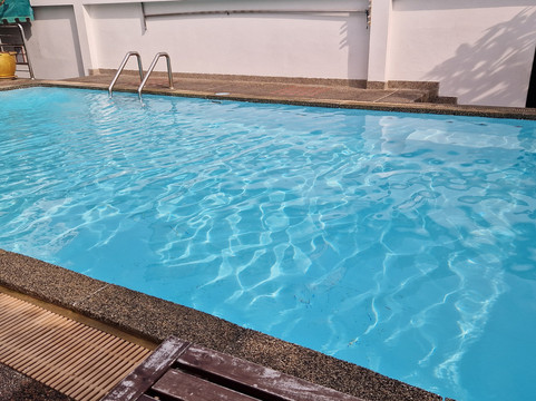 曼谷海军上将套房酒店主图