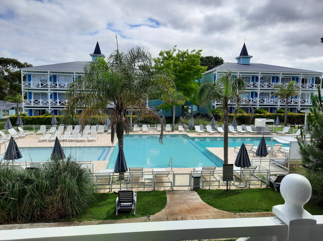 Howard Johnson Hotel and Convention Center Madariaga Carilo主图