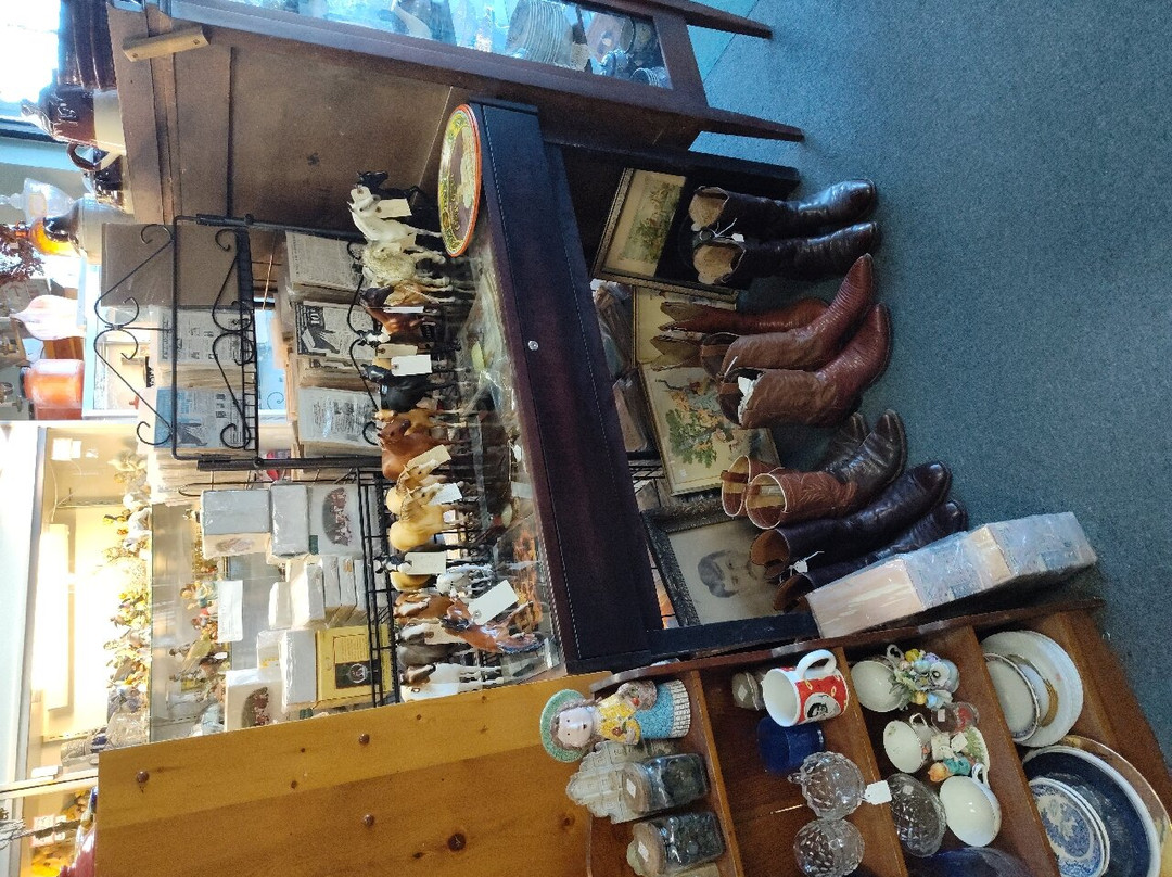 Heirlooms Antique Mall-奥罗拉必去景点