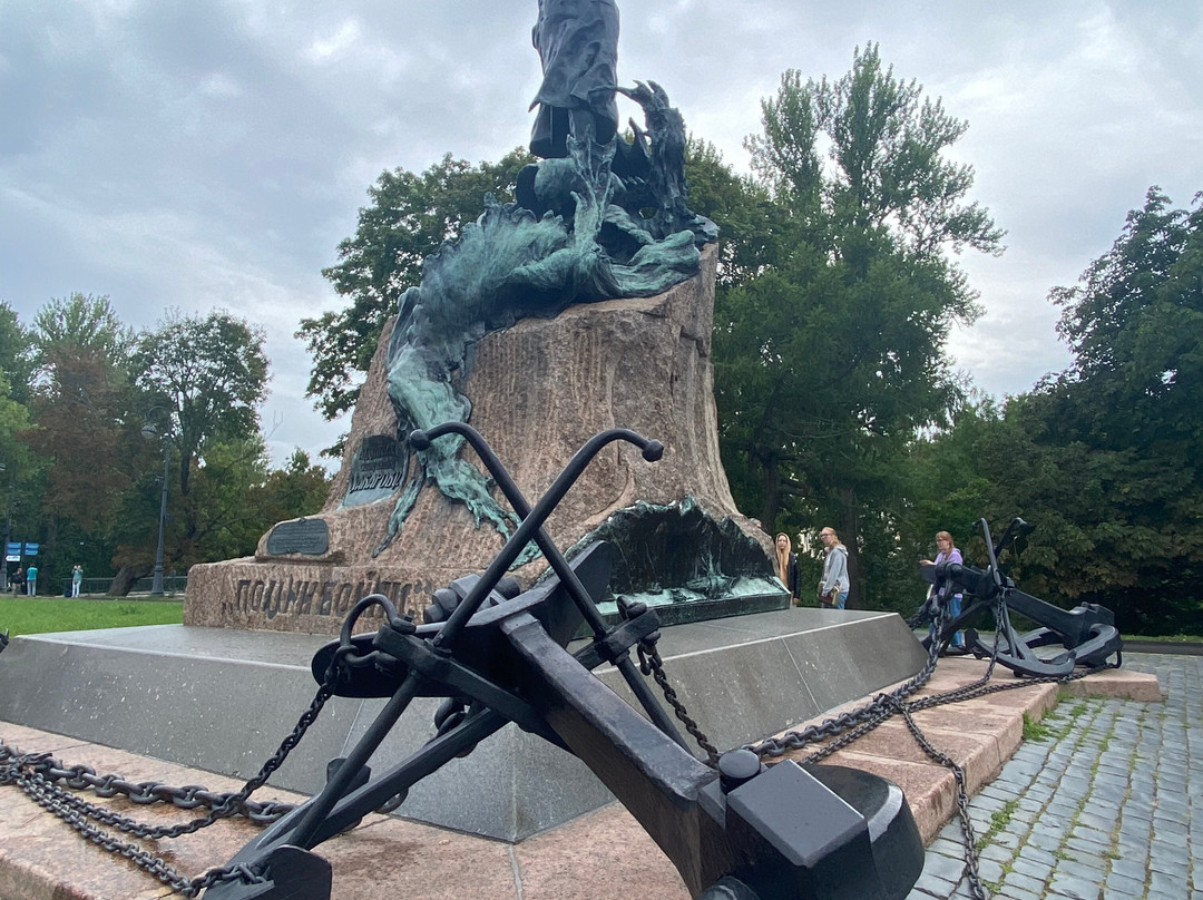 Monument S.O. Makarov景点图片