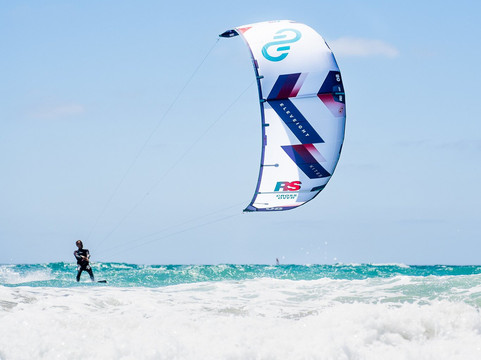 Rebels Tarifa kiteschool-塔里法必去景点