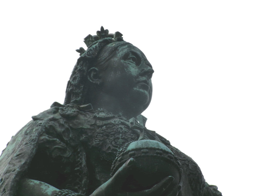 Queen Victoria Statue-温莎必去景点