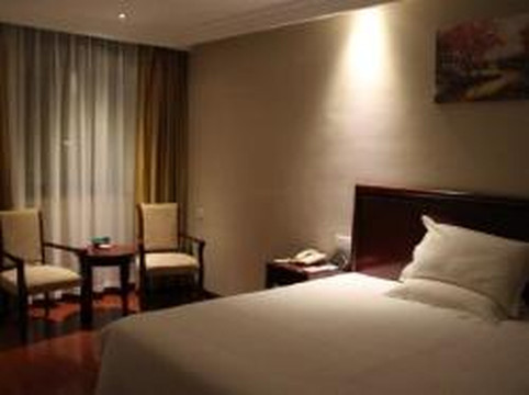 格林豪泰东海新汽车总站店主图