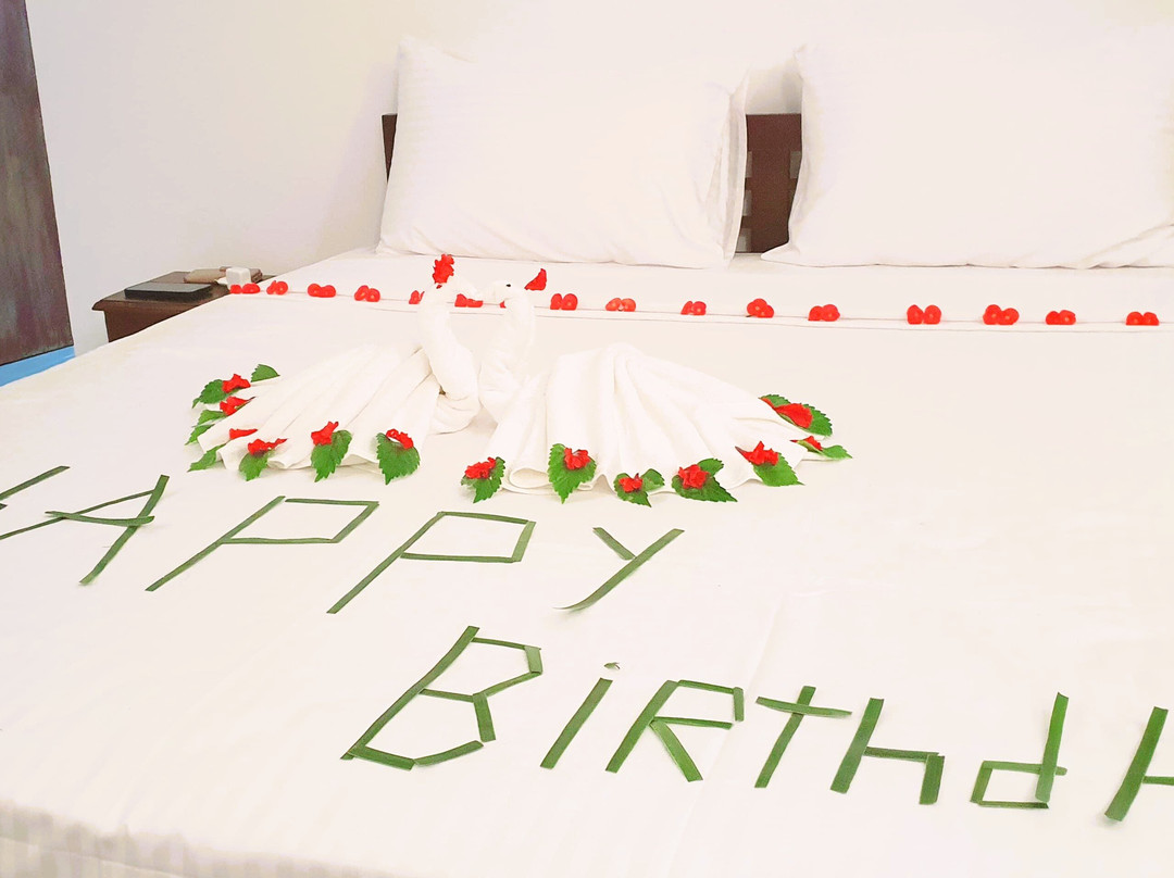 伊甸园假日村庄酒店主图