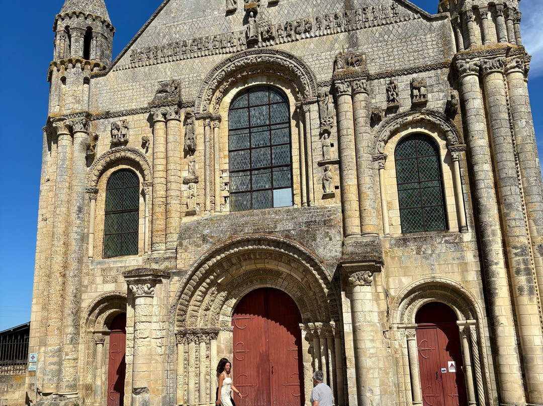 Abbaye Saint-Jouin-de-Marnes景点图片