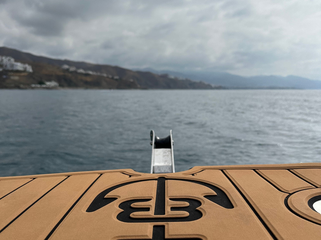 Enjoy Boat景点图片