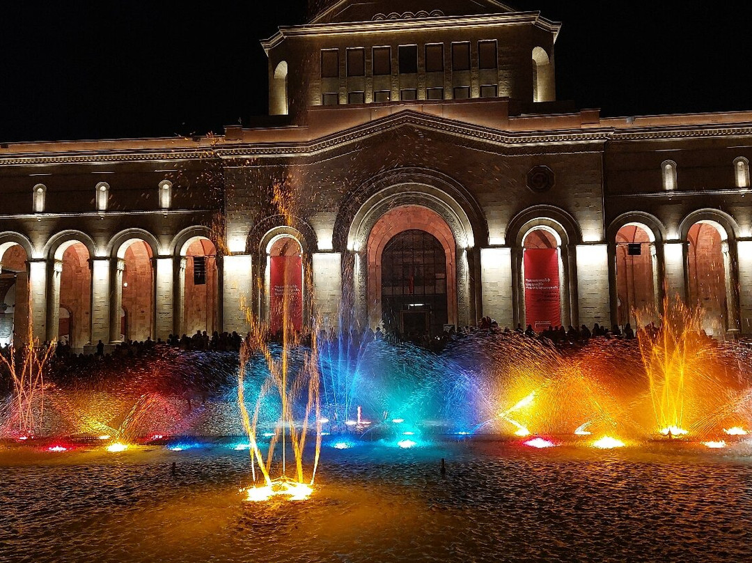 Dancing Fountains-埃里温必去景点