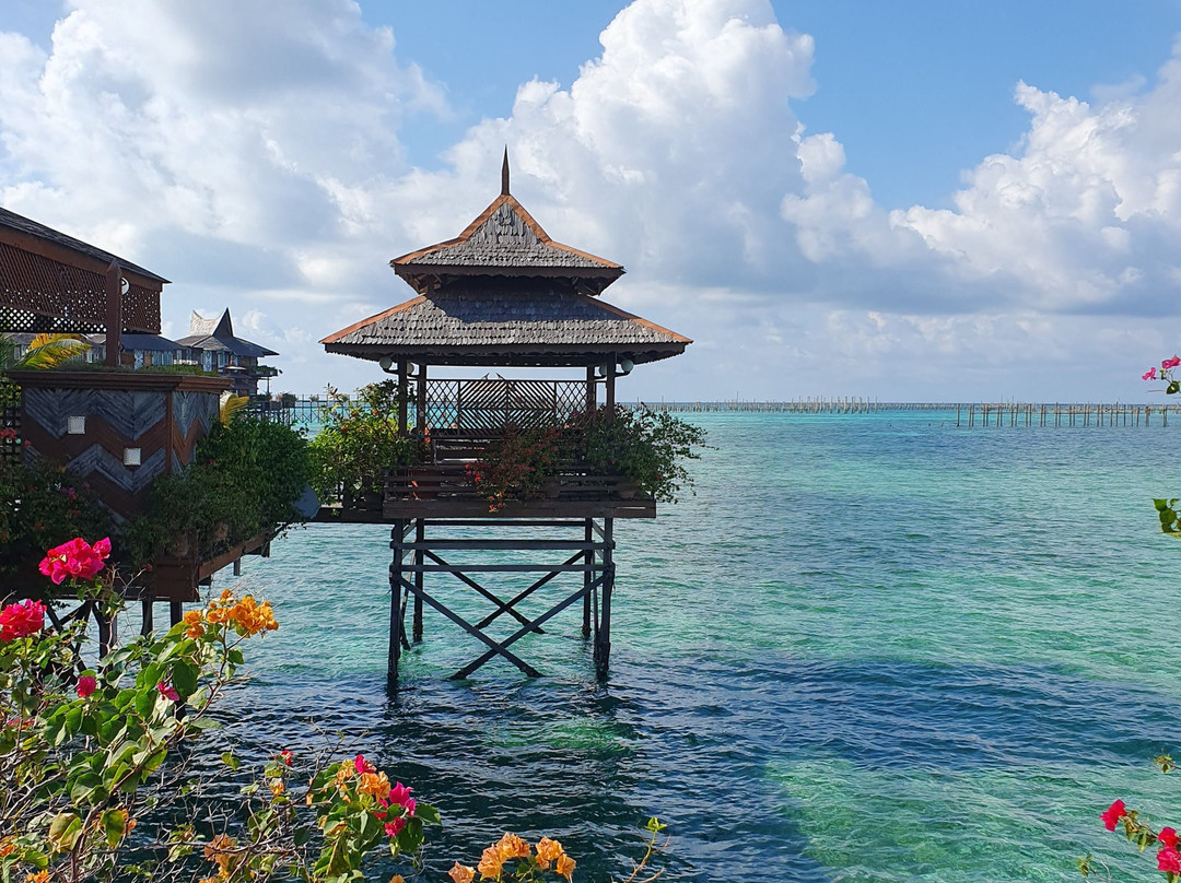 马布岛沙滩木屋别墅度假村主图