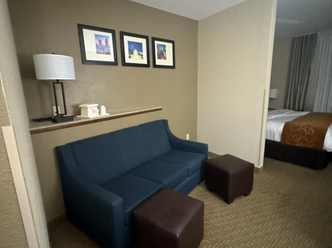 莫比尔舒适全套房酒店主图