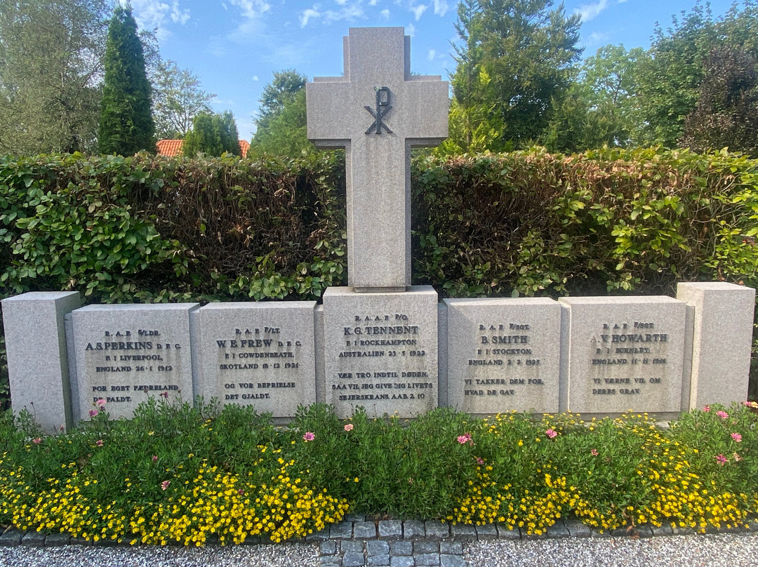 Raf / Raaf War Graves景点图片