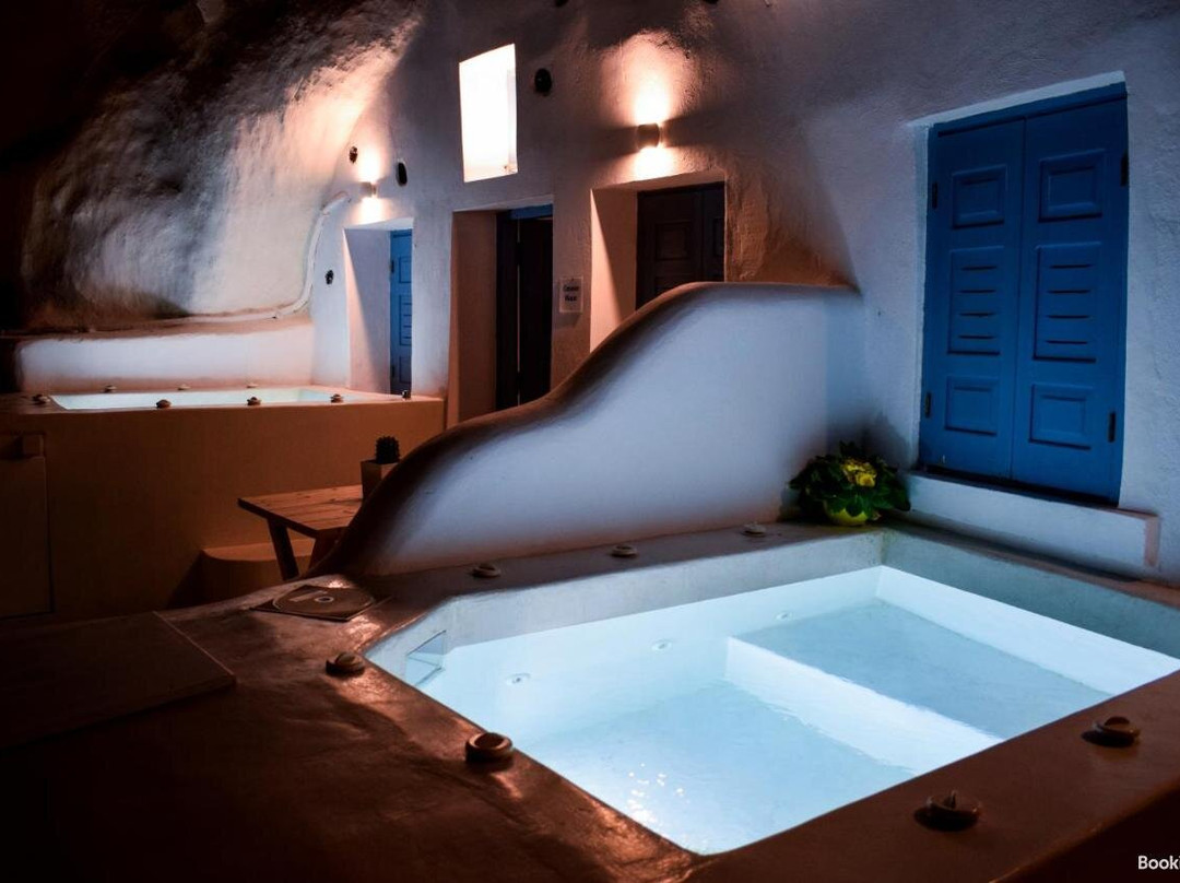 Stoa Cave Villas主图