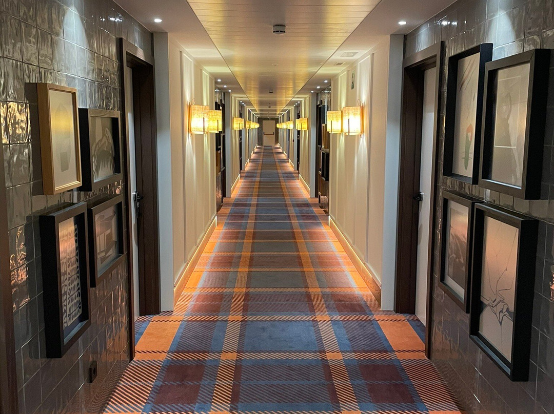 Hotel Tres Reyes San Sebastian主图