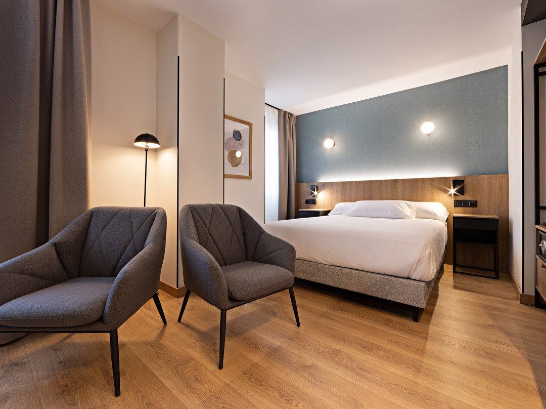 Apartamentos Colón 27主图