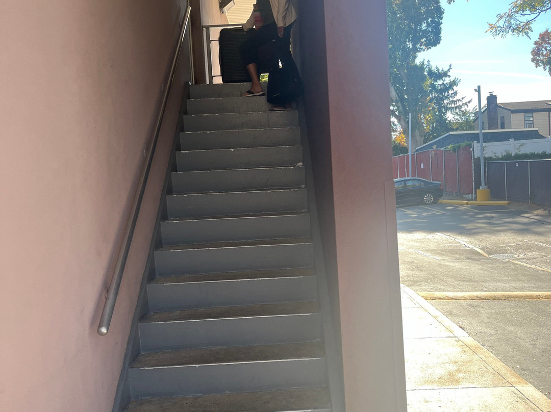 洛克威力拉马达酒店主图