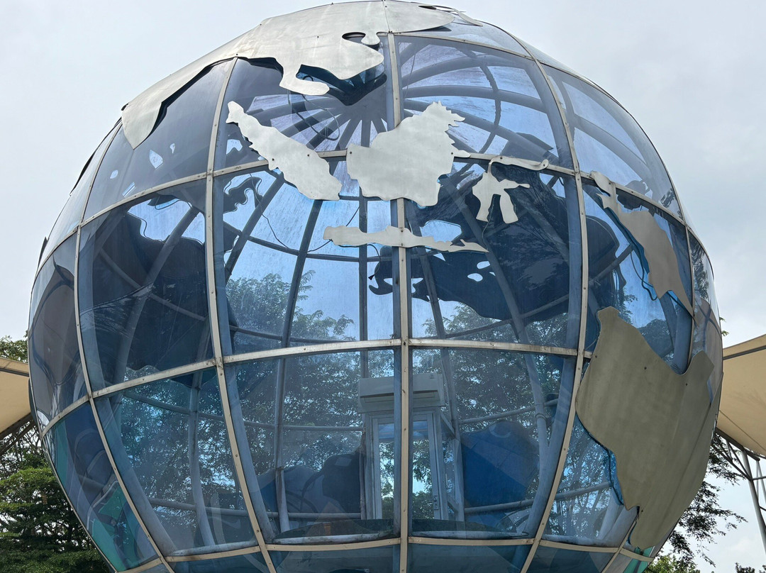 Equator Monument-坤甸必去景点