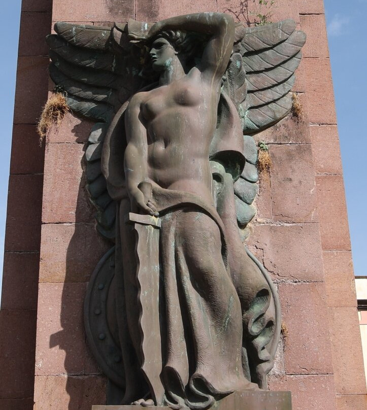 Monumento Ai Caduti Di Bosa-博萨必去景点