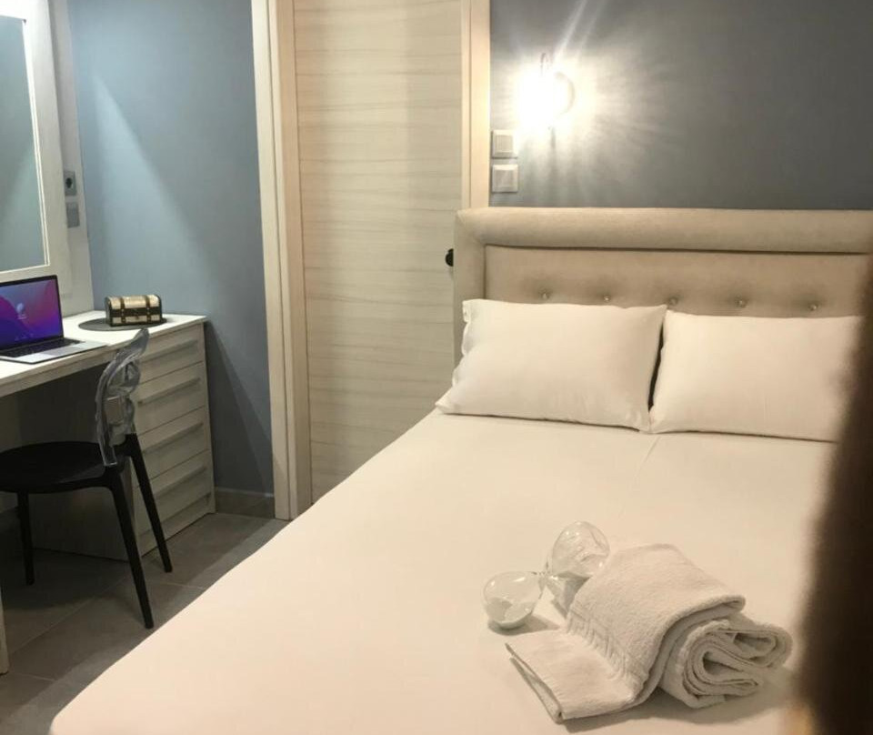 Avra Comfort Rooms