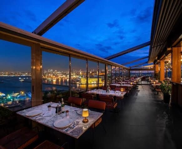 Seabreeze Lounge Rooftop Restaurant