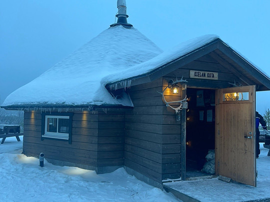 Isokenkäisten Klubi主图