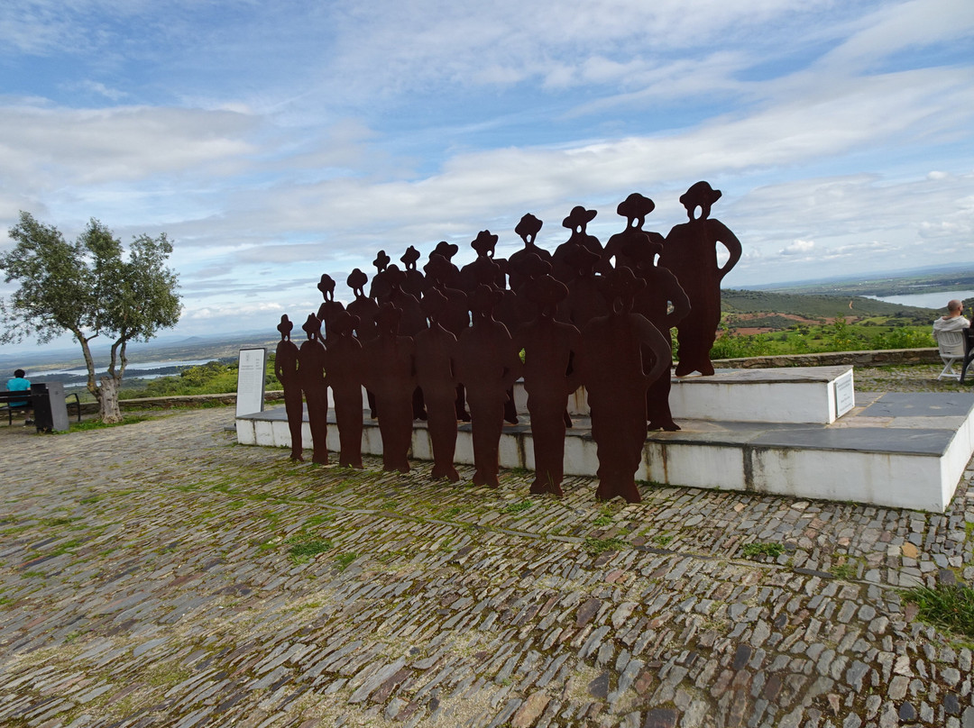 Monumento de Homenagem ao Cante Alentejano-蒙萨拉斯必去景点