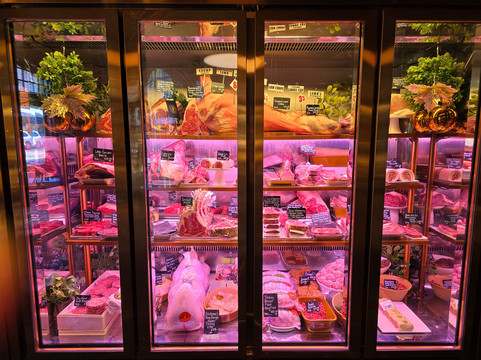 Victor Churchill主图