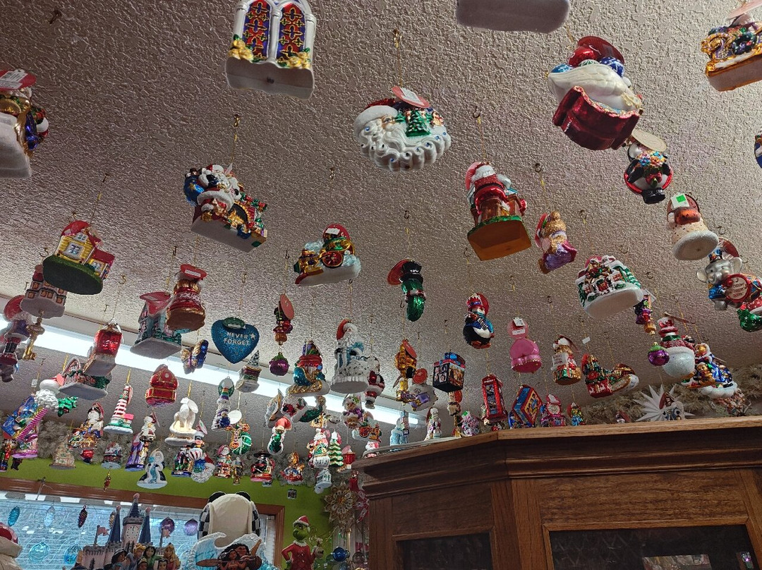 Christmas Cottage景点图片