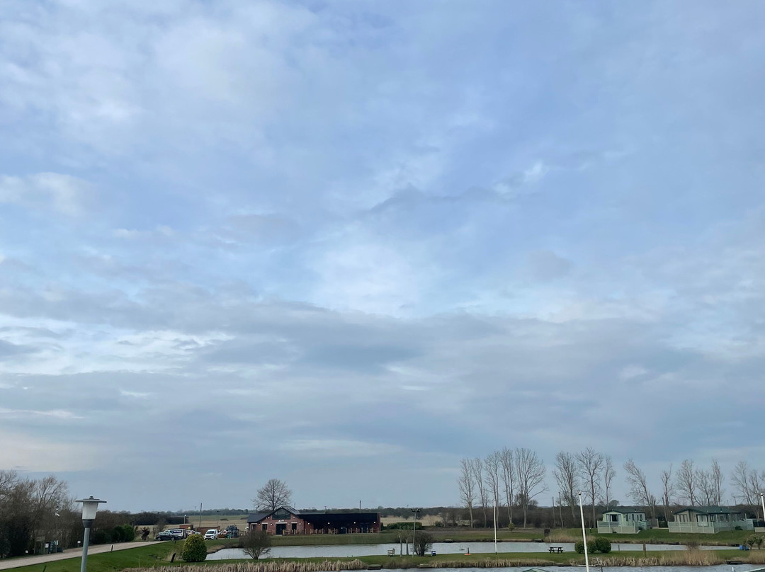 Heron's Mead Caravan Park & Fishing Lakes景点图片