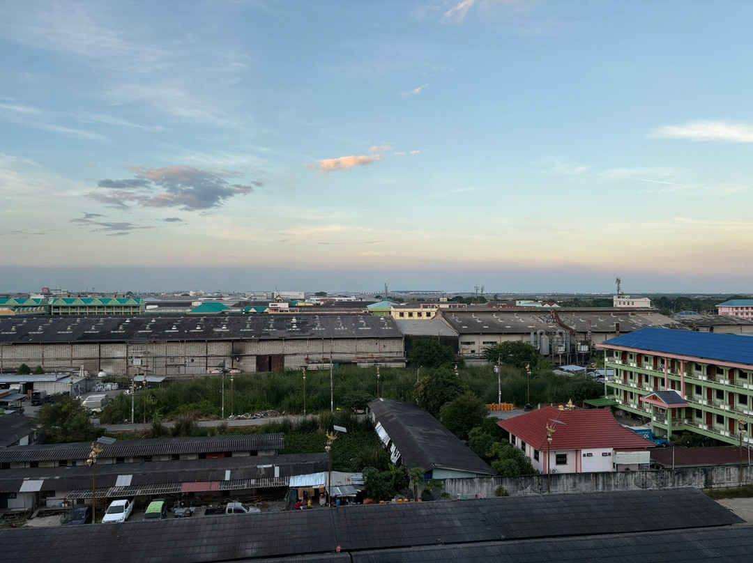 苏瓦那胡米机场西佳酒店主图