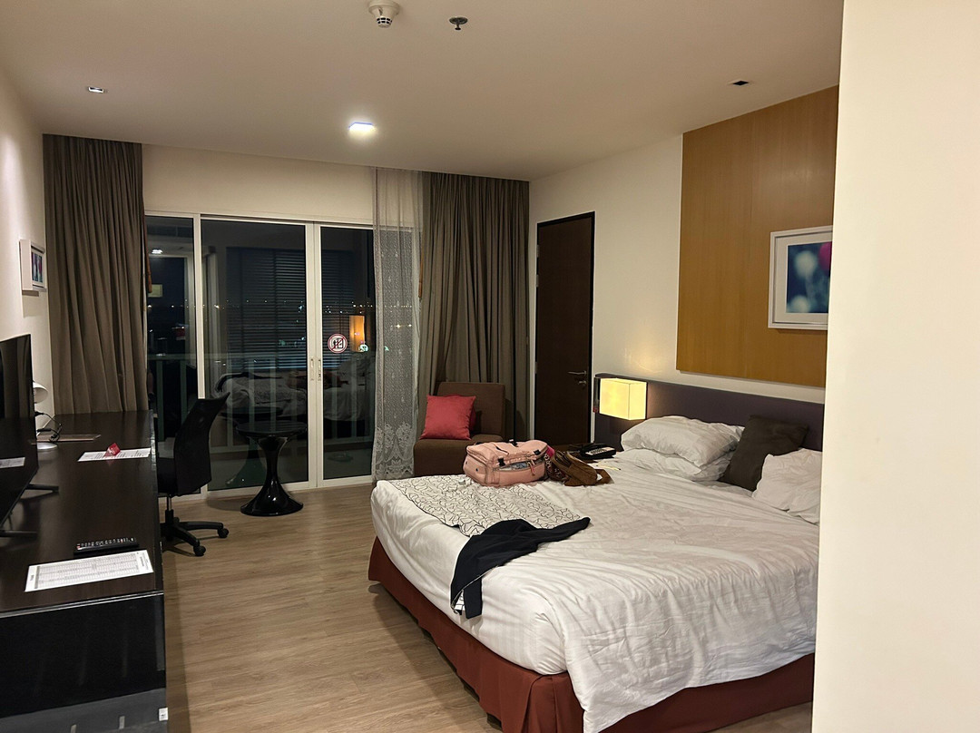 苏瓦那胡米机场西佳酒店主图