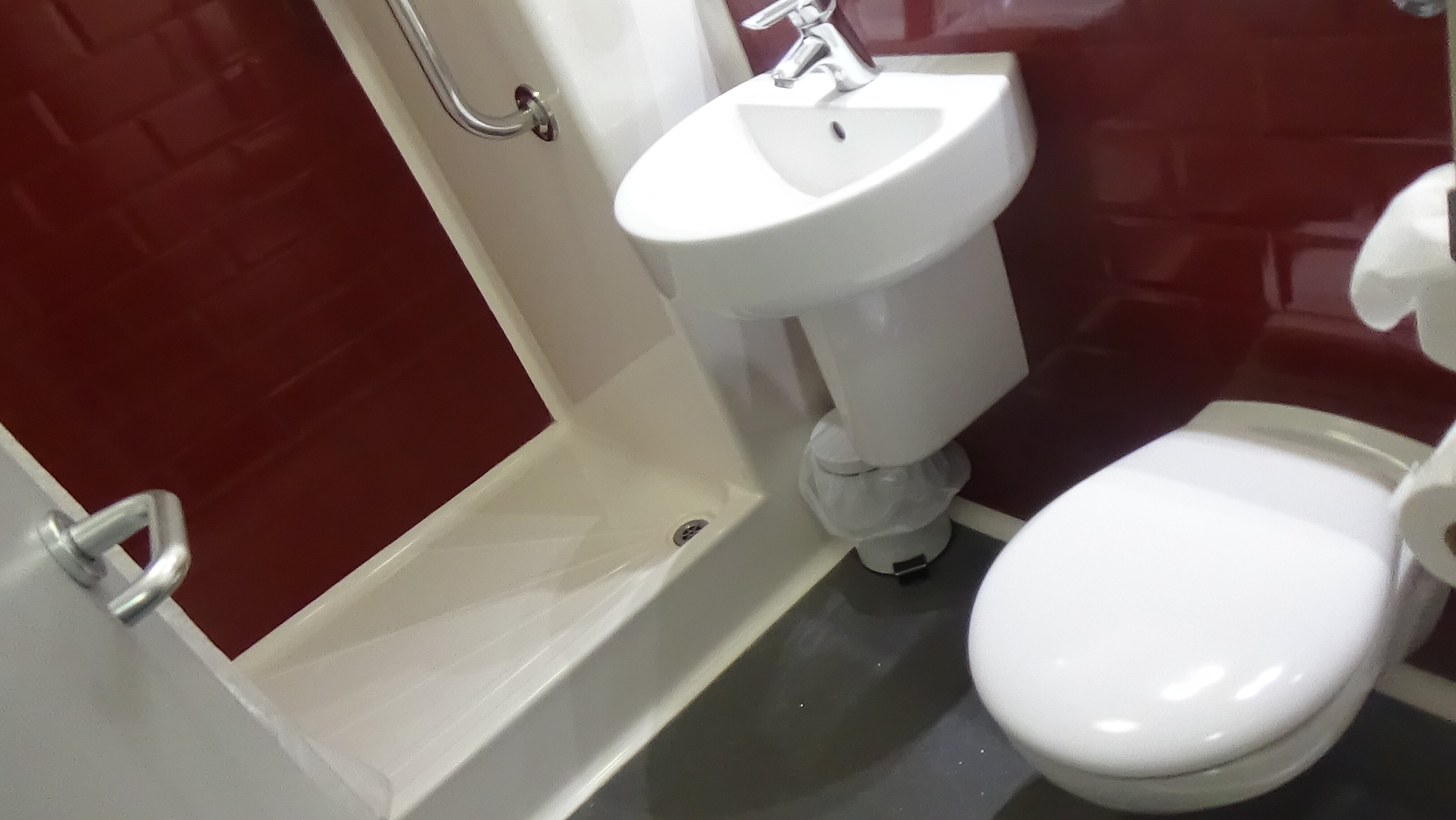 Travelodge Loughborough Central-浴室