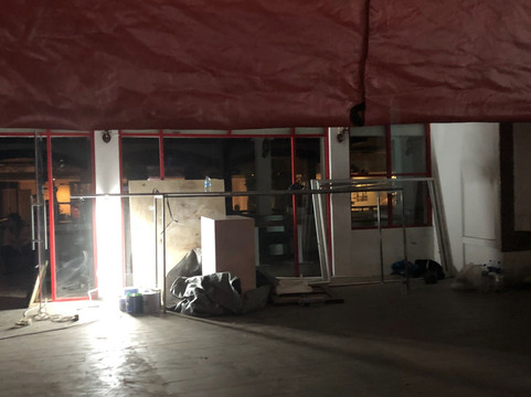 塞米亚克狂潮酒店主图