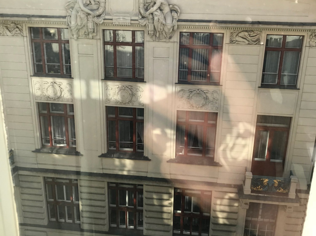 布拉格徽章酒店主图