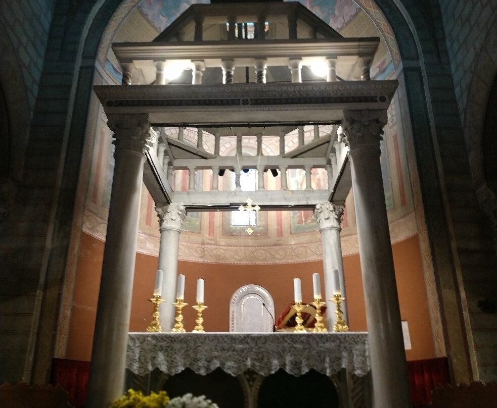 Basilica SS. Giovanni E Paolo-Ferentino必去景点