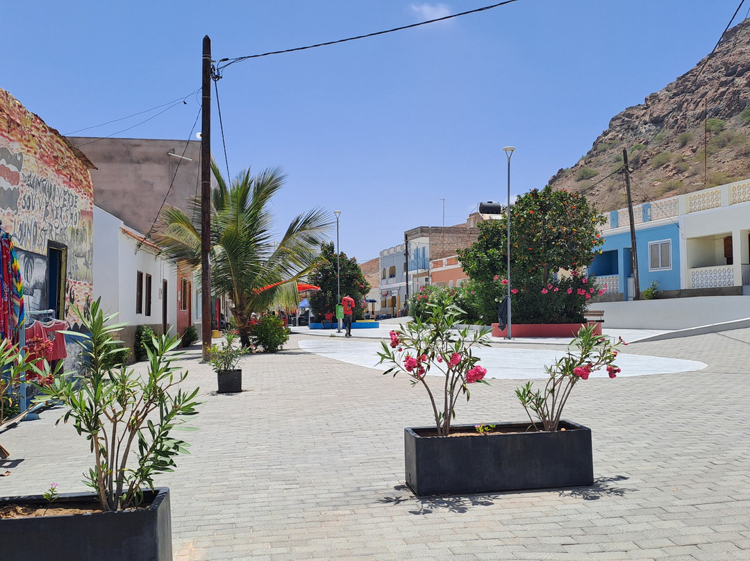 SolaCyberTours-萨尔雷必去景点