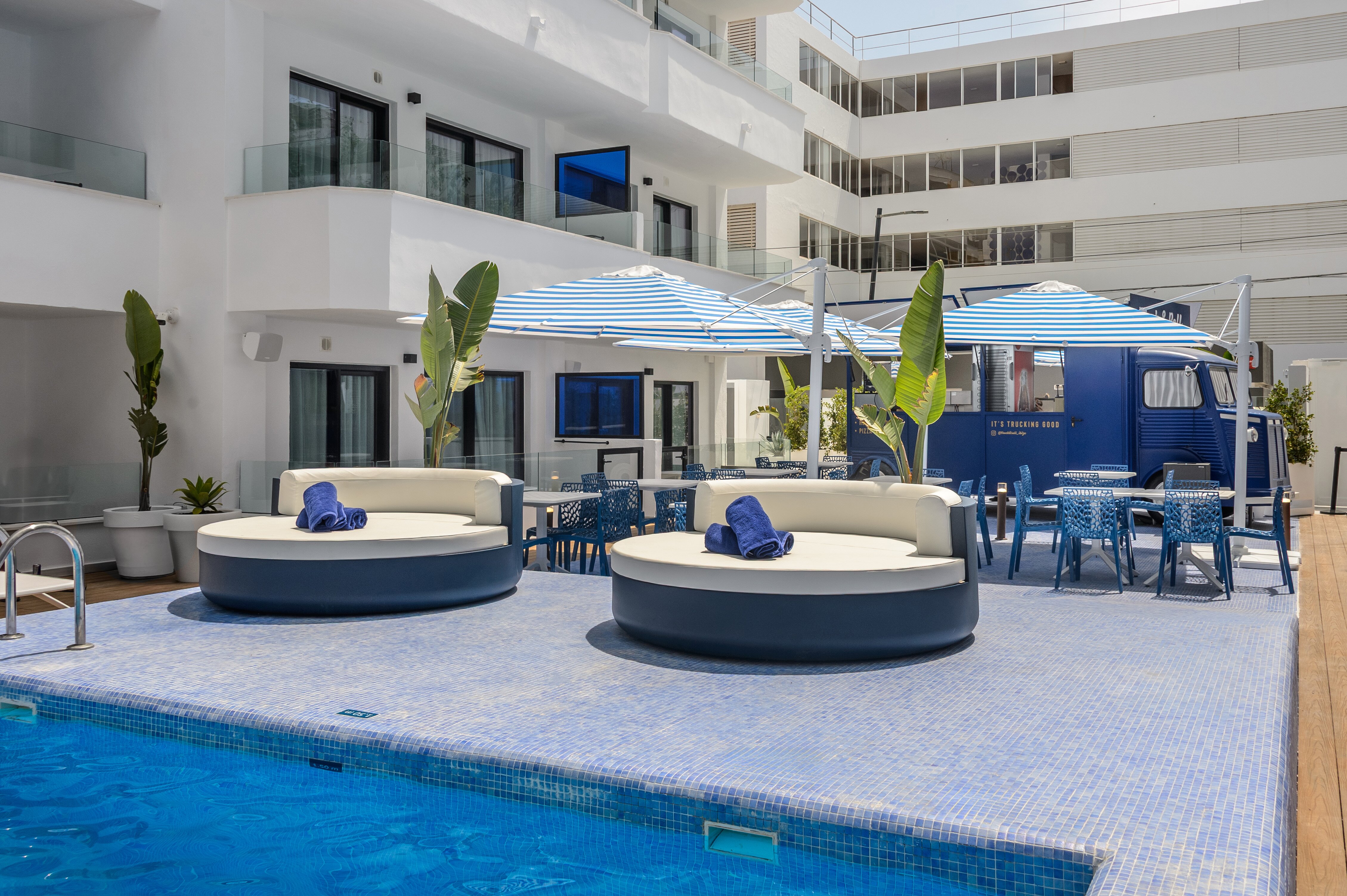 Apartamentos Vibra Jabeque Blue-泳池