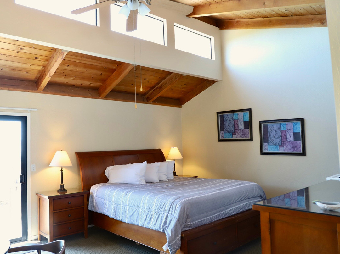 Fort Ross Lodge主图