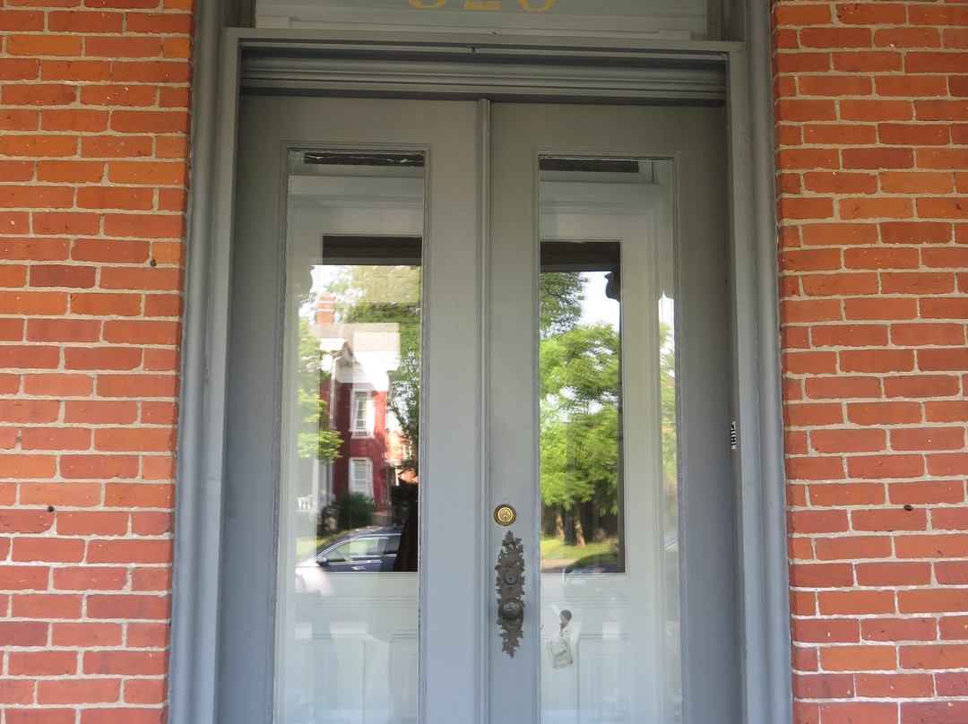 Inn on South 5th主图