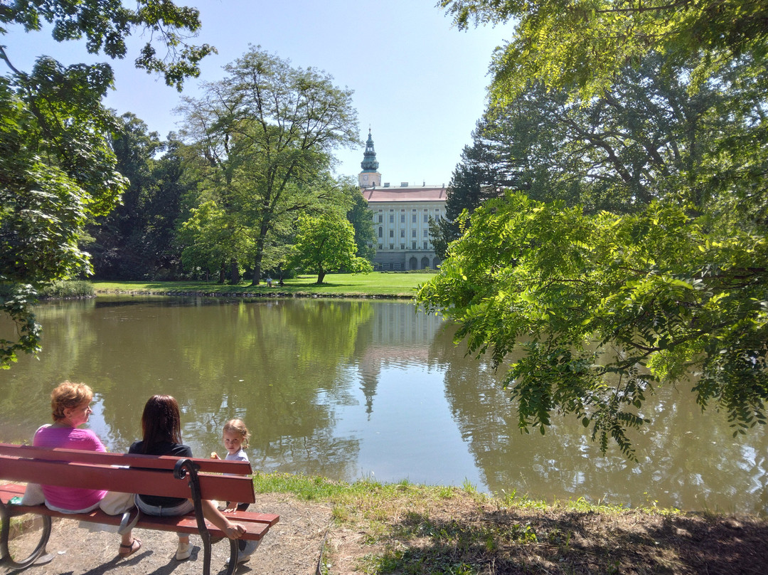 Archbishop’s Château and Gardens-克罗梅日什必去景点