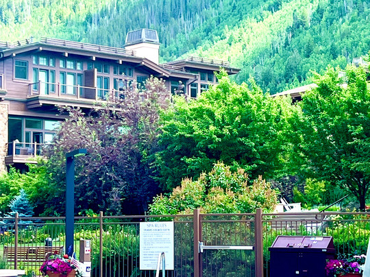 Manor Vail Lodge主图